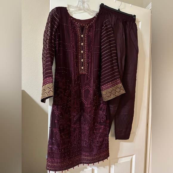 Pakistani Dress - Picture 3 of 12